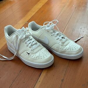 Nike Women’s Light Yellow and White Sneakers